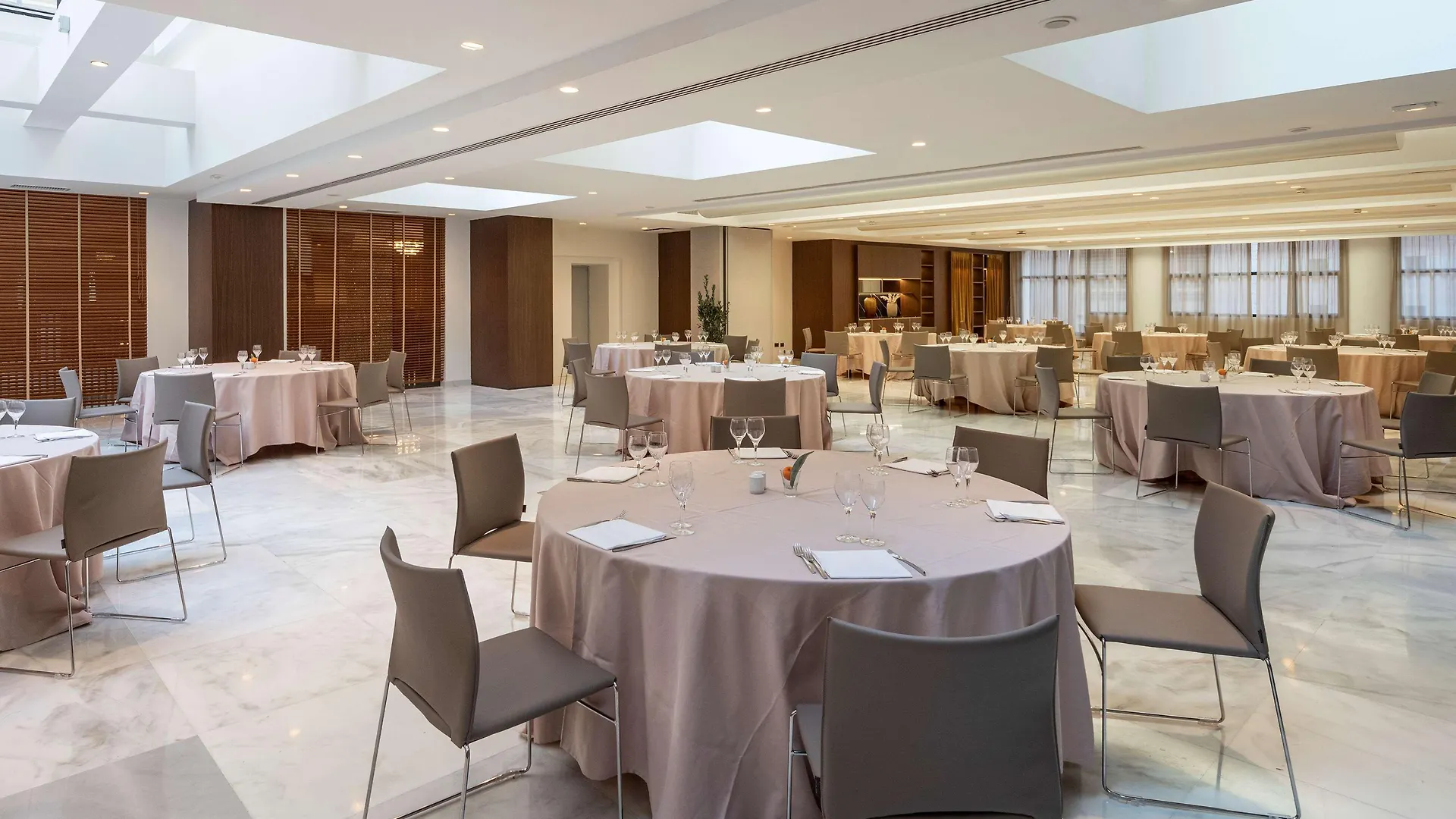 Hotel Meliá Milano 5*,  Itálie
